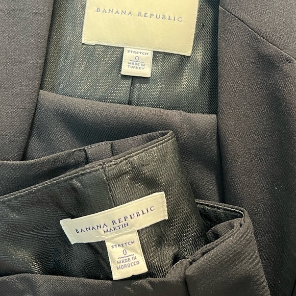 Banana Republic Women’s Suit jacket/blazer and Martin pants set - Picture 5 of 5